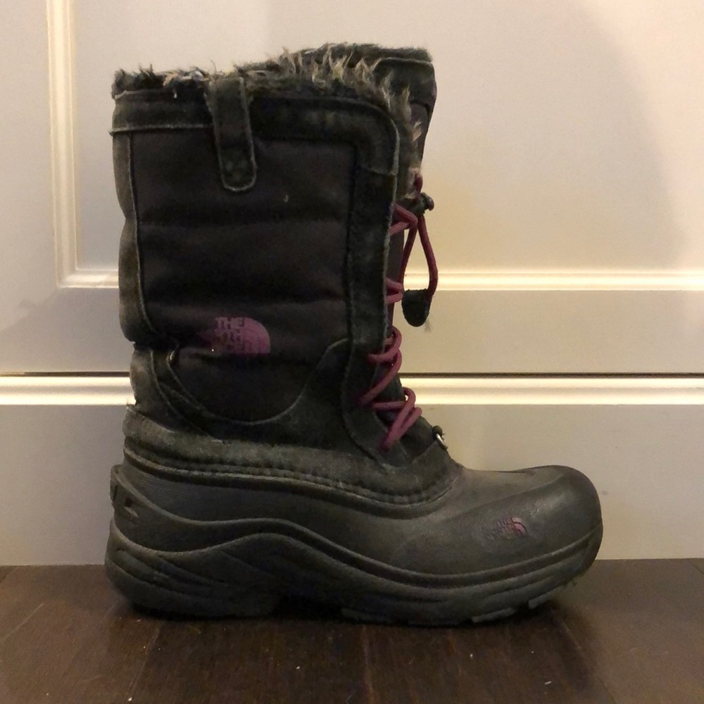 North face girls black / purple winter boots.